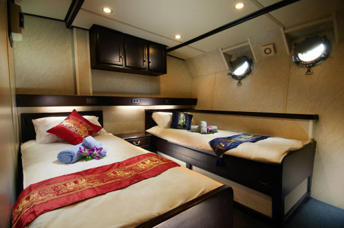 Truk Master Premium Twin/Double Cabin