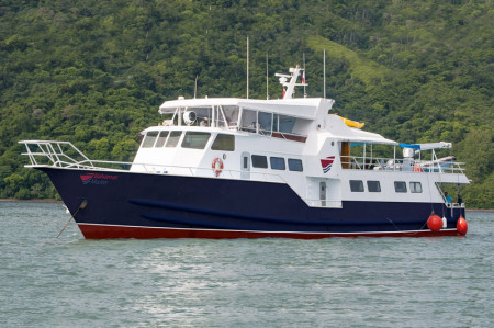 Liveaboard Diving Boat of the Month – Bahamas Master