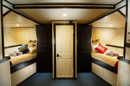 Truk Master Premium Twin Cabin