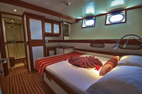 Galatea Double - Lower Front Cabin